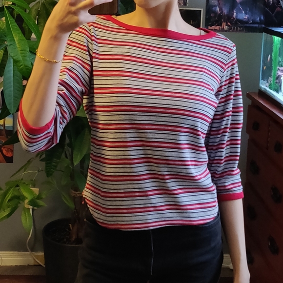 Slim red grey stripe crewneck sweater - Picture 2 of 9